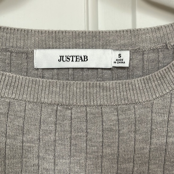 Just fab brand sweater with flare sleeves - Picture 3 of 4